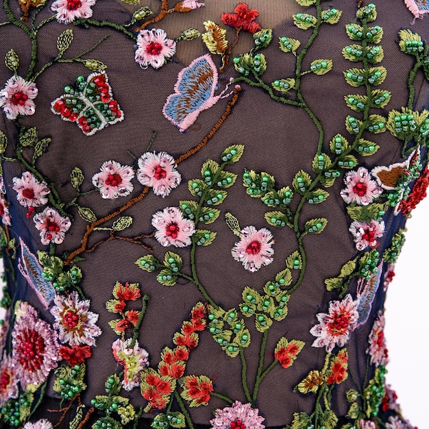 Wzory haftu na tkaninie